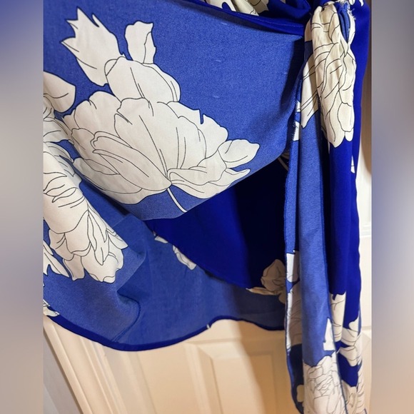 Luxxel floral long-sleeve wrap dress,‎ Medium - Picture 6 of 11